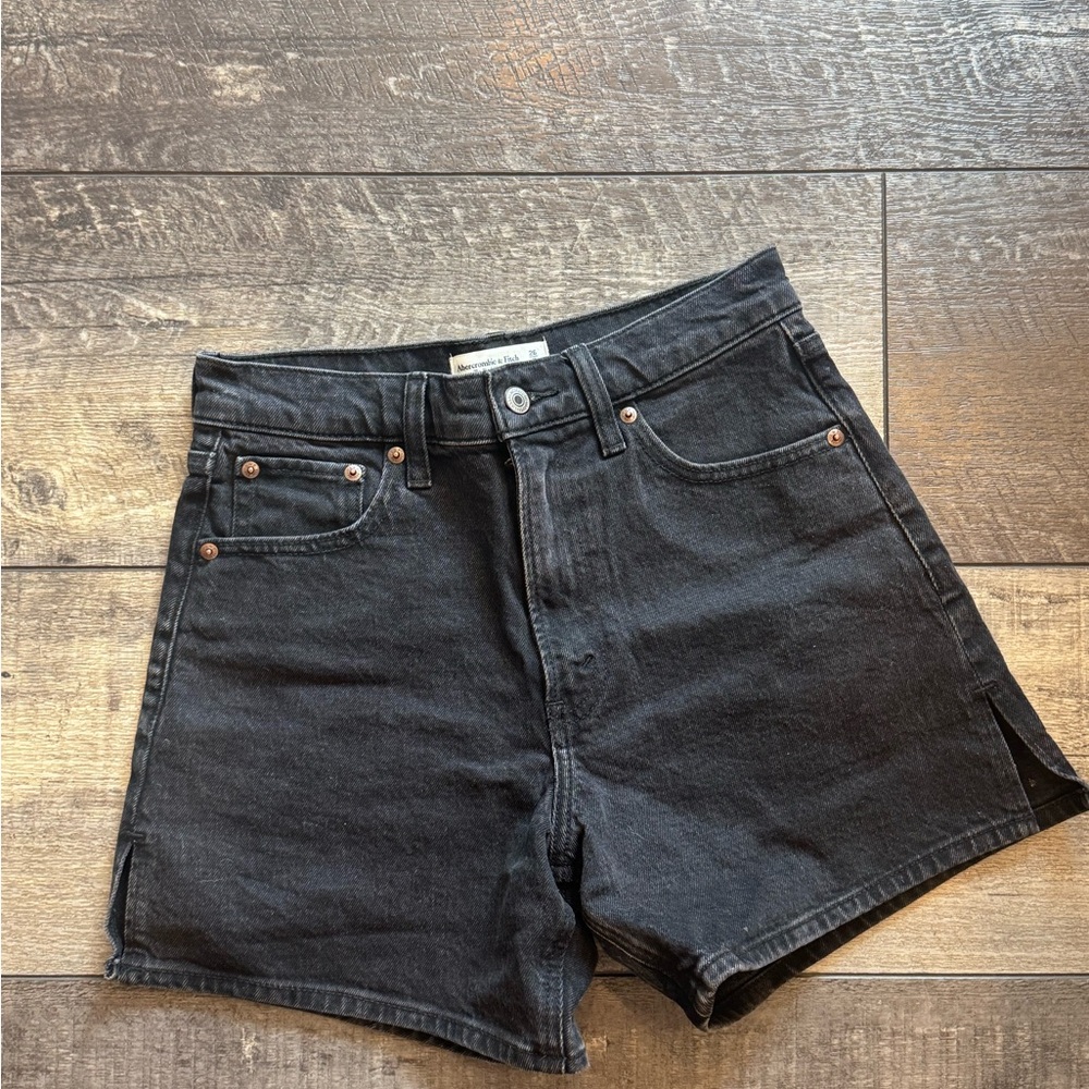 Abercrombie & Fitch Dad Jean Shorts in Black